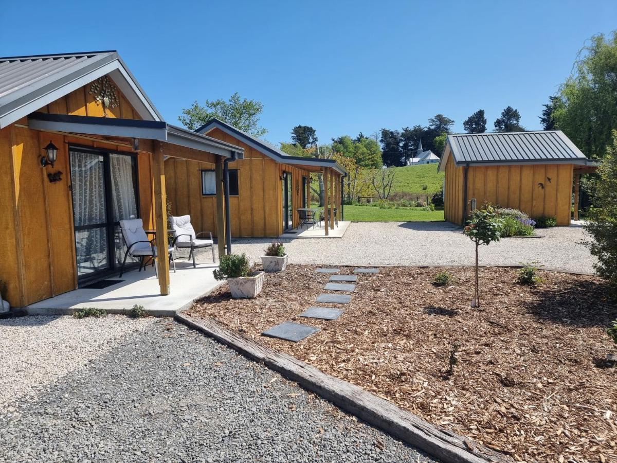 Cheviot Motels, Cabins And Camp Екстериор снимка