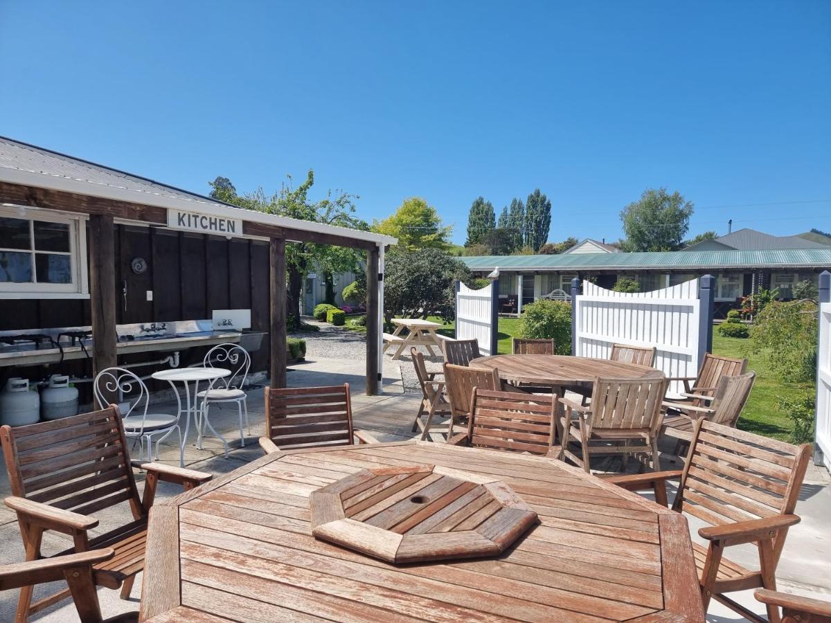 Cheviot Motels, Cabins And Camp Екстериор снимка