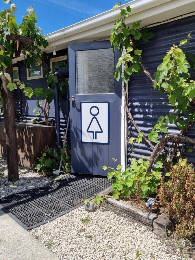Cheviot Motels, Cabins And Camp Екстериор снимка