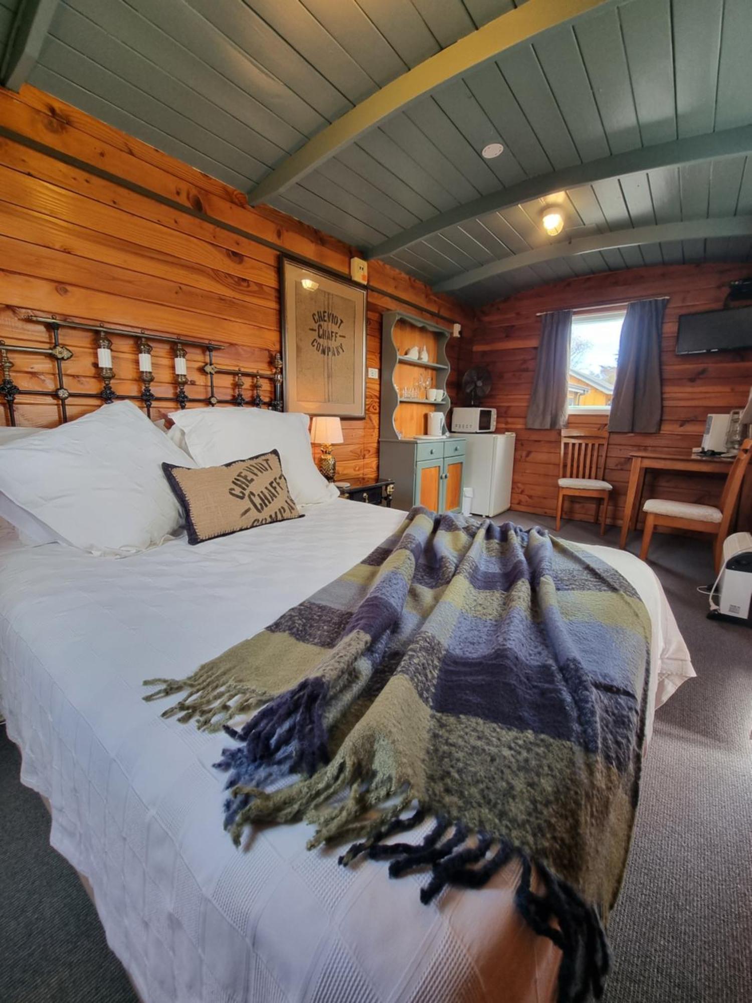 Cheviot Motels, Cabins And Camp Екстериор снимка